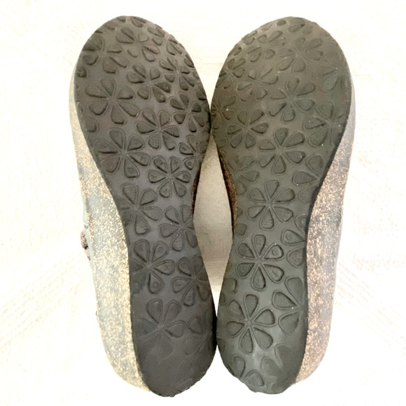 Aetrex Tessa Boots in Black with Sweater & Zip Details Orthotic Arch Support - Picture 10 of 16